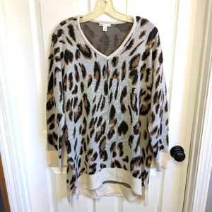Cato collaboration with Est in 1946 ladies animal print v-neck sweater L